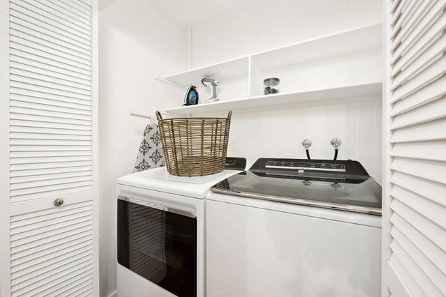 298 San Vincente Circle, Palm Desert, CA 92260