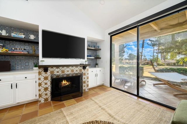 298 San Vincente Circle, Palm Desert, CA 92260