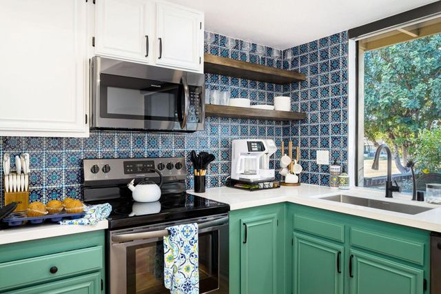 298 San Vincente Circle, Palm Desert, CA 92260