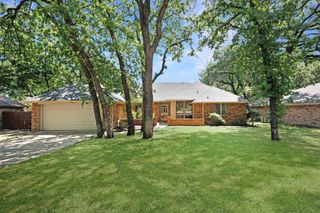 2015 Tanglewood Drive, Grapevine, TX 76051