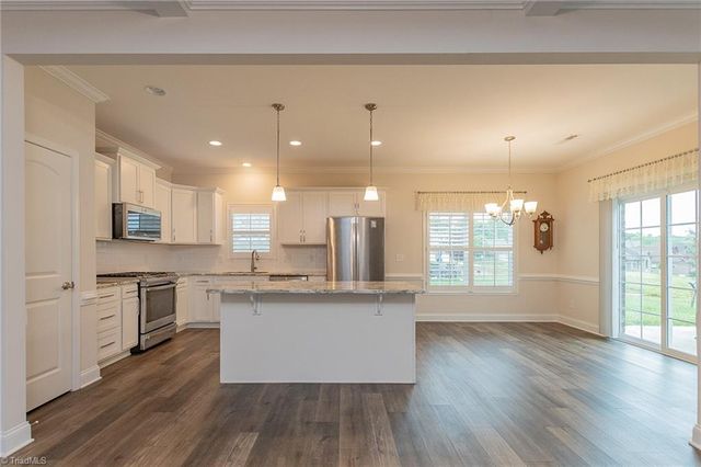 403 Freemont Drive, Thomasville, NC 27370
