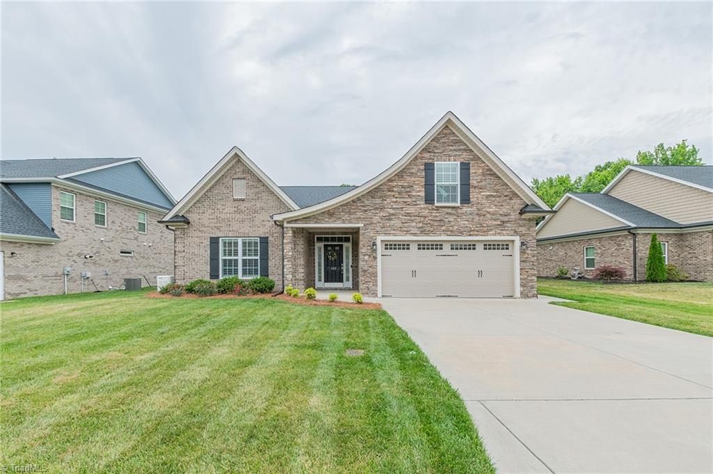 403 Freemont Drive, Thomasville, NC 27370
