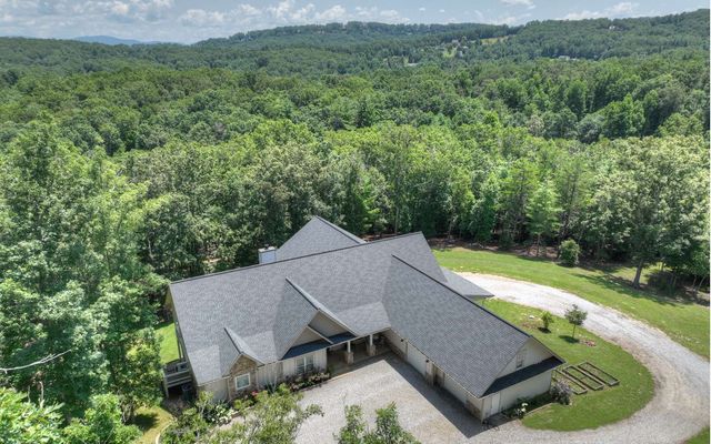 135 Adams Farm Drive, Blairsville, GA 30512