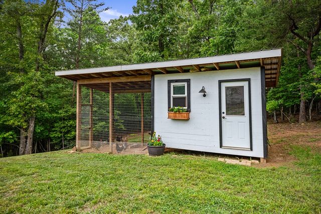 135 Adams Farm Drive, Blairsville, GA 30512