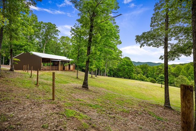 135 Adams Farm Drive, Blairsville, GA 30512