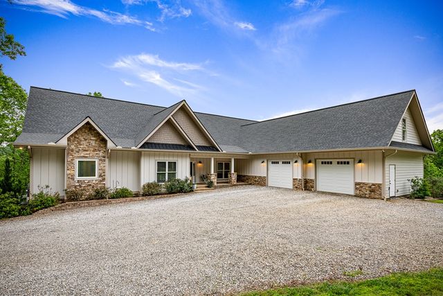 135 Adams Farm Drive, Blairsville, GA 30512