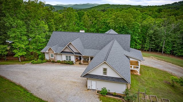 135 Adams Farm Drive, Blairsville, GA 30512