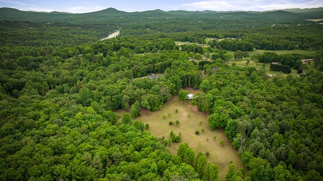 135 Adams Farm Drive, Blairsville, GA 30512