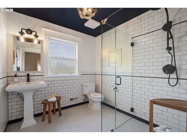 316 Ne 44TH Ave, Portland, OR 97213