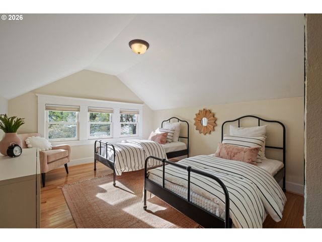 316 Ne 44TH Ave, Portland, OR 97213