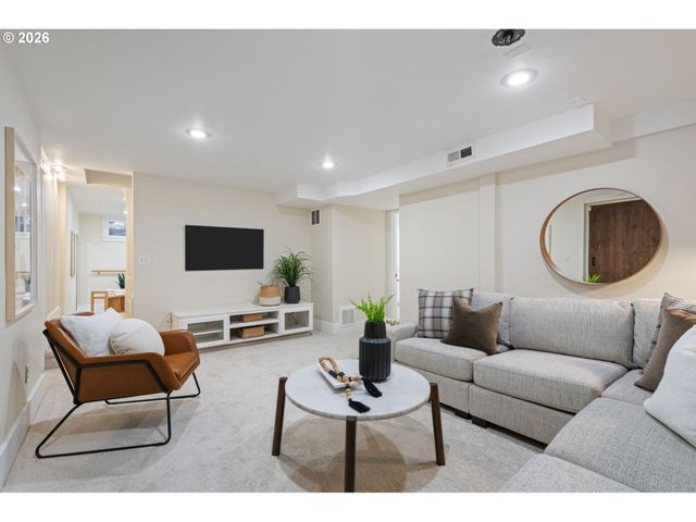 316 Ne 44TH Ave, Portland, OR 97213