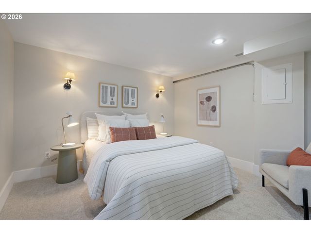 316 Ne 44TH Ave, Portland, OR 97213