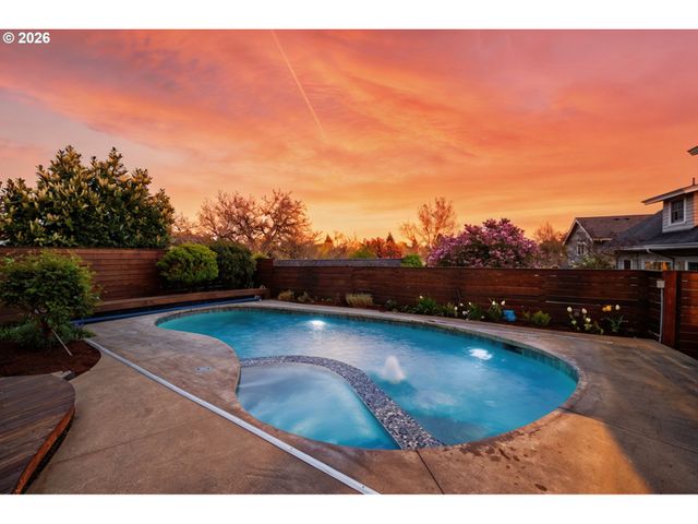 316 Ne 44TH Ave, Portland, OR 97213