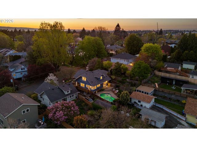 316 Ne 44TH Ave, Portland, OR 97213