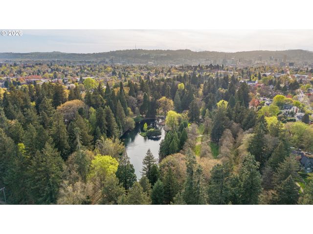 316 Ne 44TH Ave, Portland, OR 97213