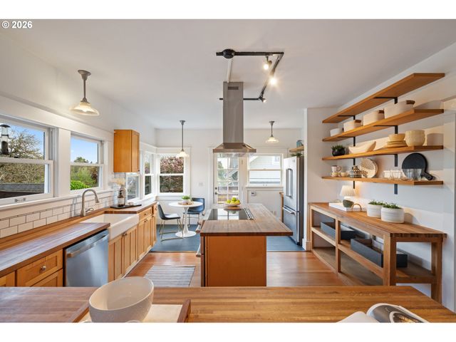 316 Ne 44TH Ave, Portland, OR 97213