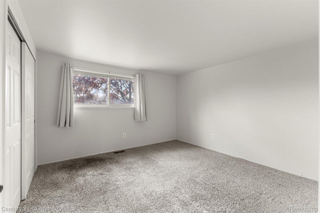 9606 Cornell, Taylor, MI 48180