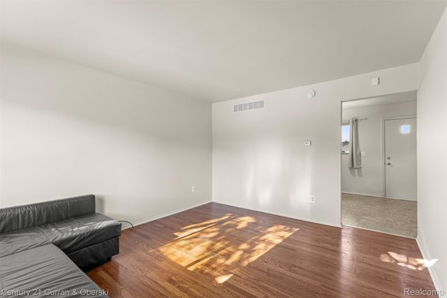 9606 Cornell, Taylor, MI 48180