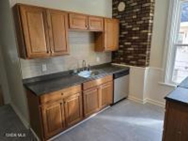 69 Saratoga Avenue, Waterford, NY 12188