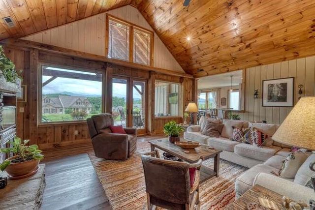 85 Minstead Ridge, Young Harris, GA 30582