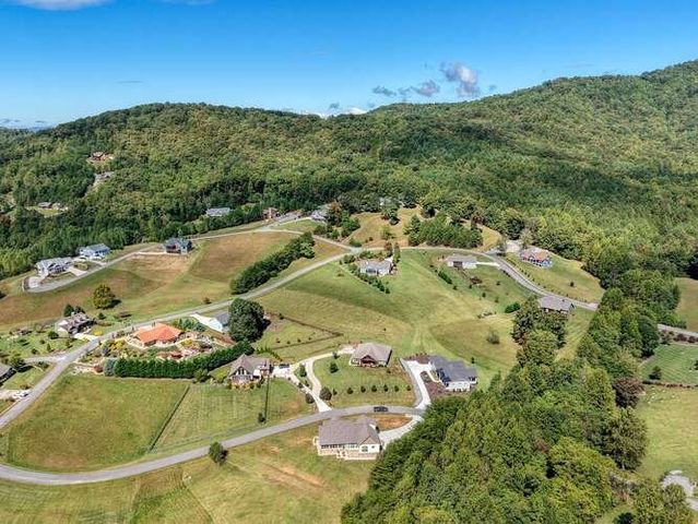 85 Minstead Ridge, Young Harris, GA 30582