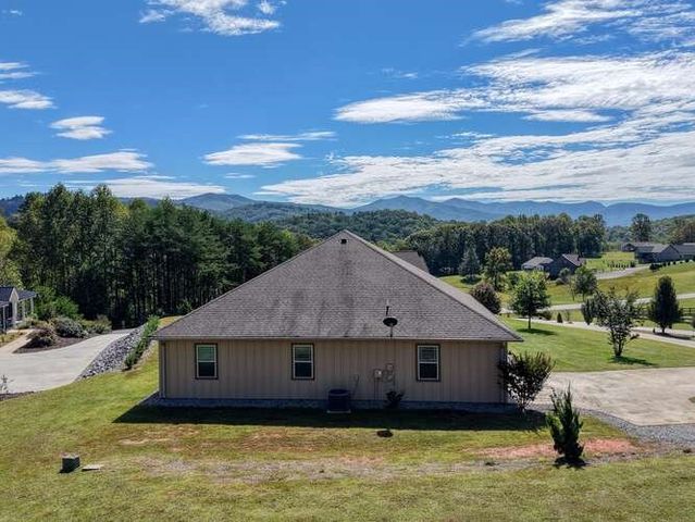 85 Minstead Ridge, Young Harris, GA 30582