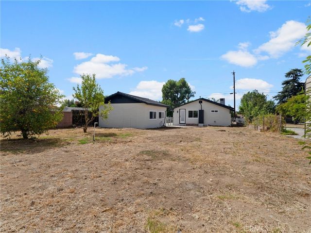7121 Vine, Highland, CA 92346