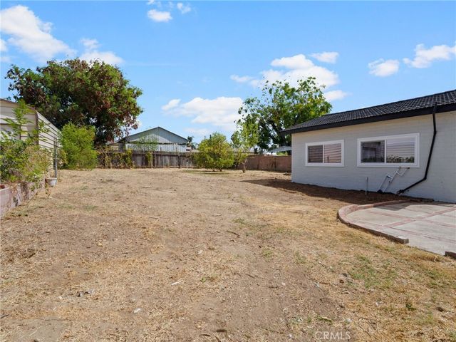 7121 Vine, Highland, CA 92346