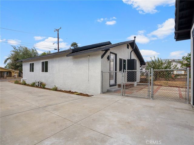 7121 Vine, Highland, CA 92346