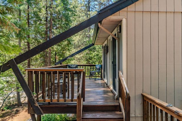 27281 Barton Rd, Pioneer, CA 95666