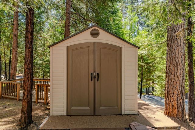 27281 Barton Rd, Pioneer, CA 95666