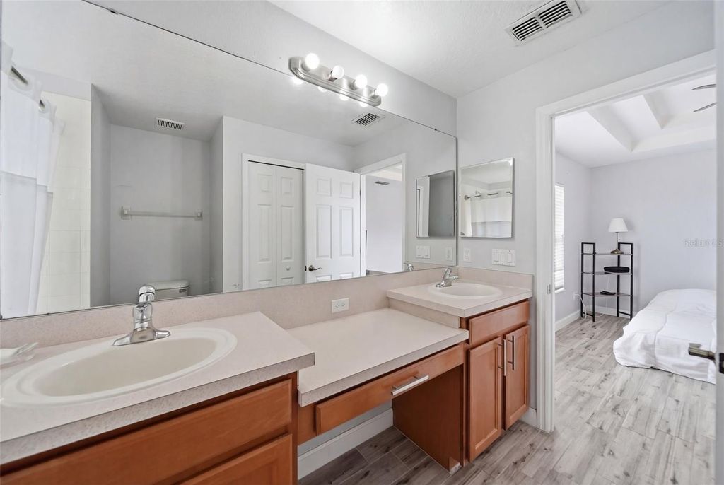 Image 14 of property listing at 14710 CLARKSON DRIVE, Orlando, FL 32828