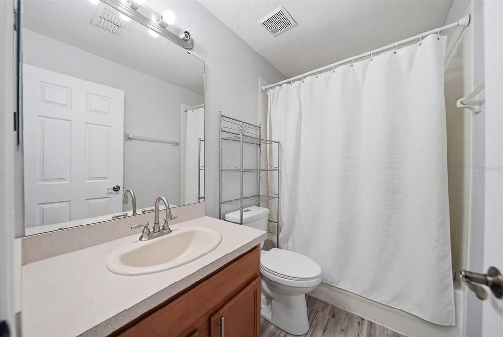 Image 20 of property listing at 14710 CLARKSON DRIVE, Orlando, FL 32828