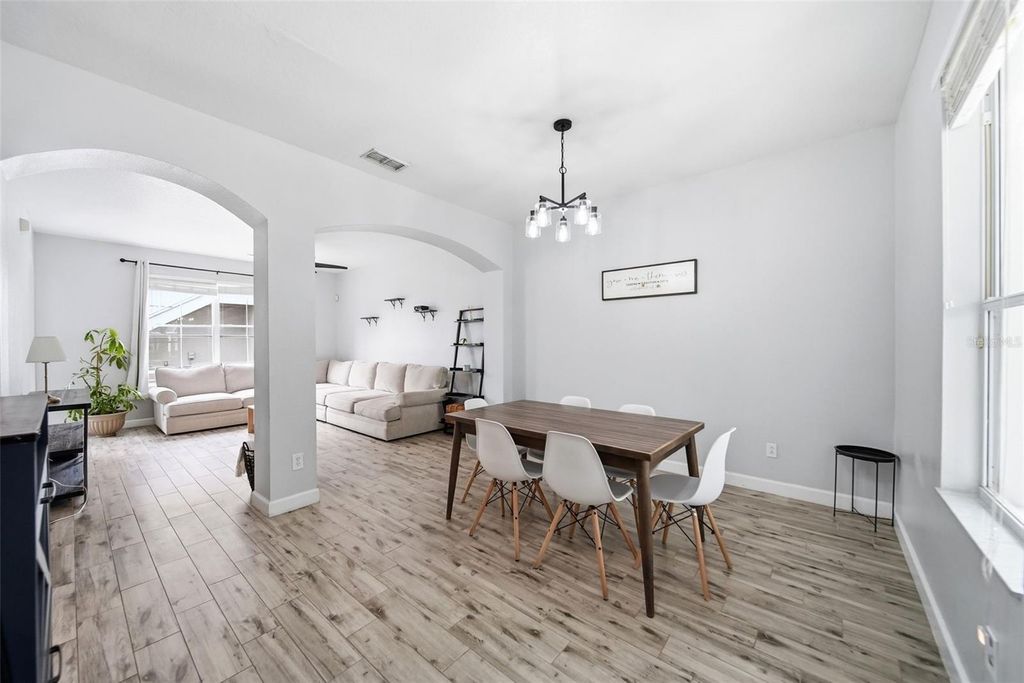 Image 4 of property listing at 14710 CLARKSON DRIVE, Orlando, FL 32828