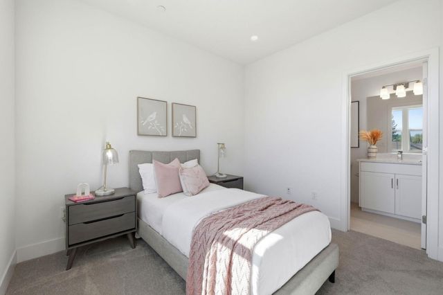 2739 Oak Road, Walnut Creek, CA 94597