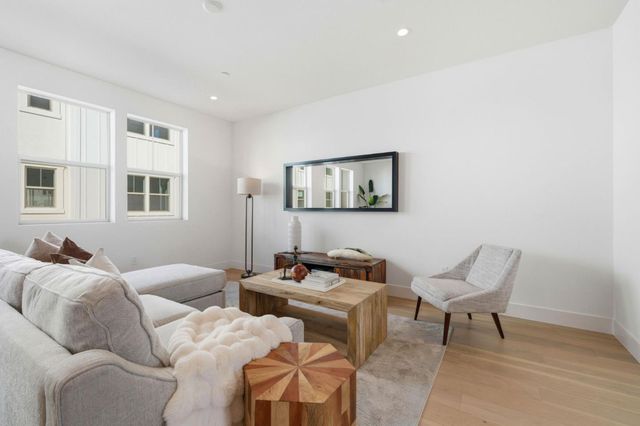 2739 Oak Road, Walnut Creek, CA 94597