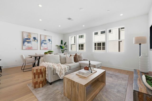 2739 Oak Road, Walnut Creek, CA 94597