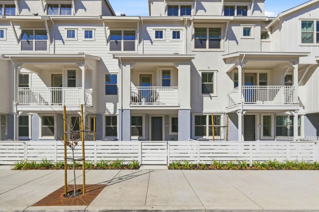 2739 Oak Road, Walnut Creek, CA 94597