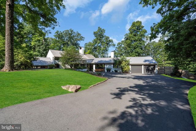 2 PURITAN CT, Princeton, NJ 08540
