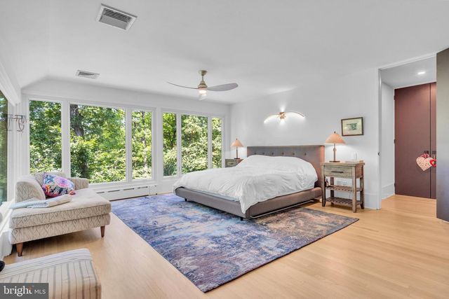 2 PURITAN CT, Princeton, NJ 08540