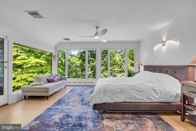 2 PURITAN CT, Princeton, NJ 08540