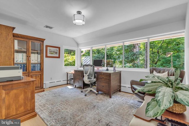 2 PURITAN CT, Princeton, NJ 08540