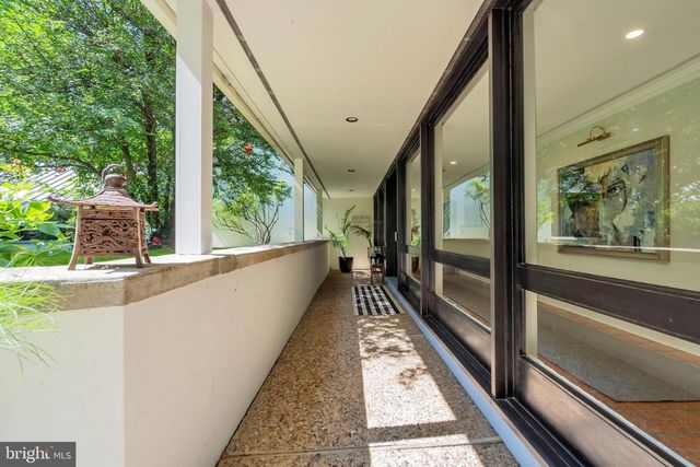 2 PURITAN CT, Princeton, NJ 08540