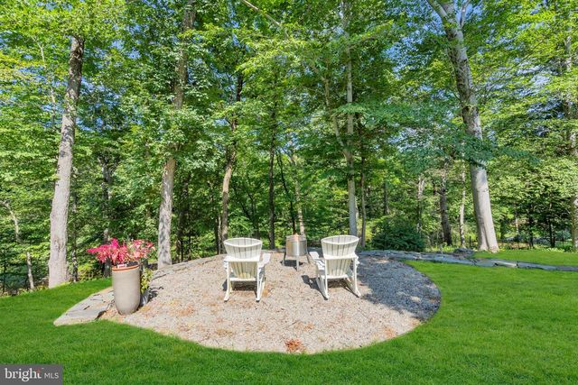 2 PURITAN CT, Princeton, NJ 08540