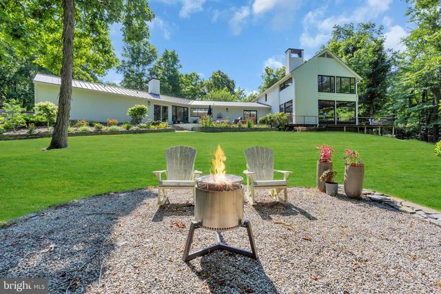 2 PURITAN CT, Princeton, NJ 08540