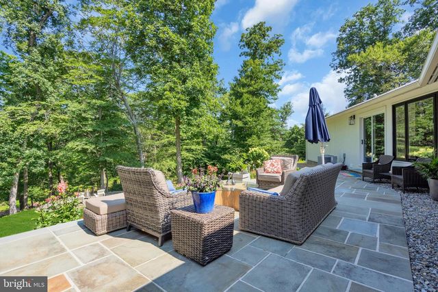 2 PURITAN CT, Princeton, NJ 08540