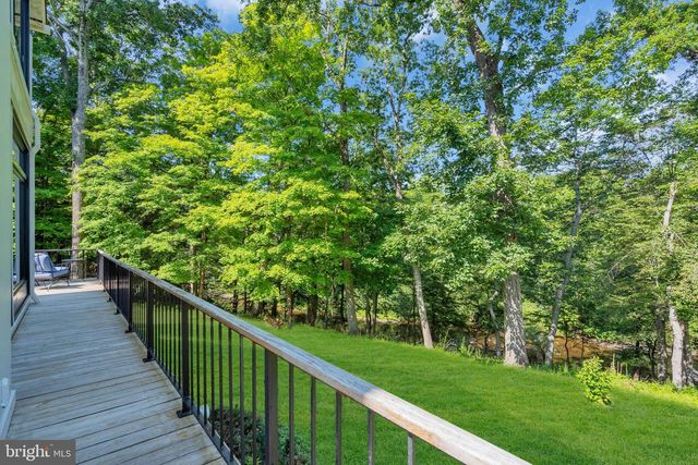 2 PURITAN CT, Princeton, NJ 08540