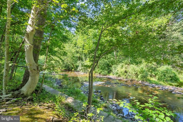 2 PURITAN CT, Princeton, NJ 08540