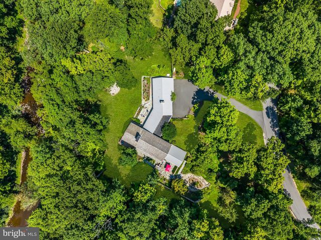 2 PURITAN CT, Princeton, NJ 08540