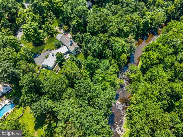 2 PURITAN CT, Princeton, NJ 08540